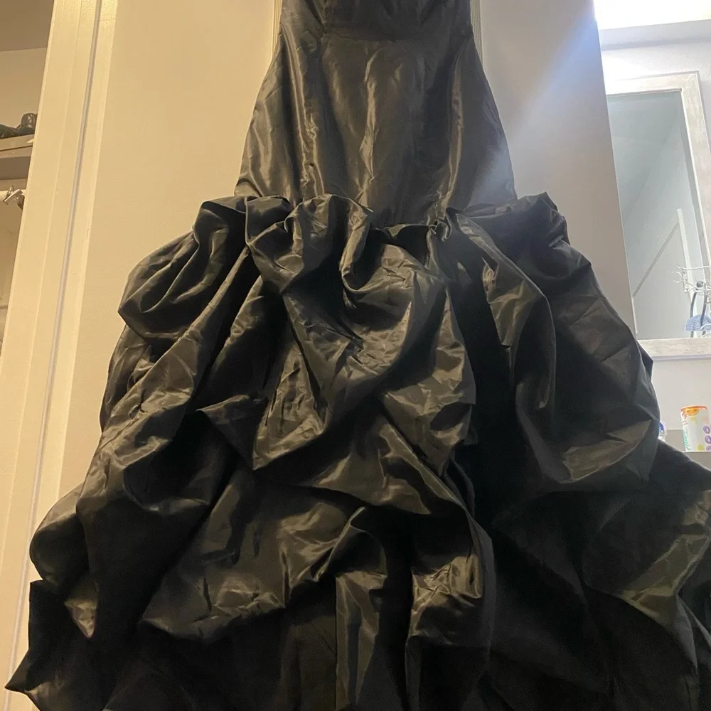 Black Beautiful Jovani mermaid gown - Picture 4 of 15